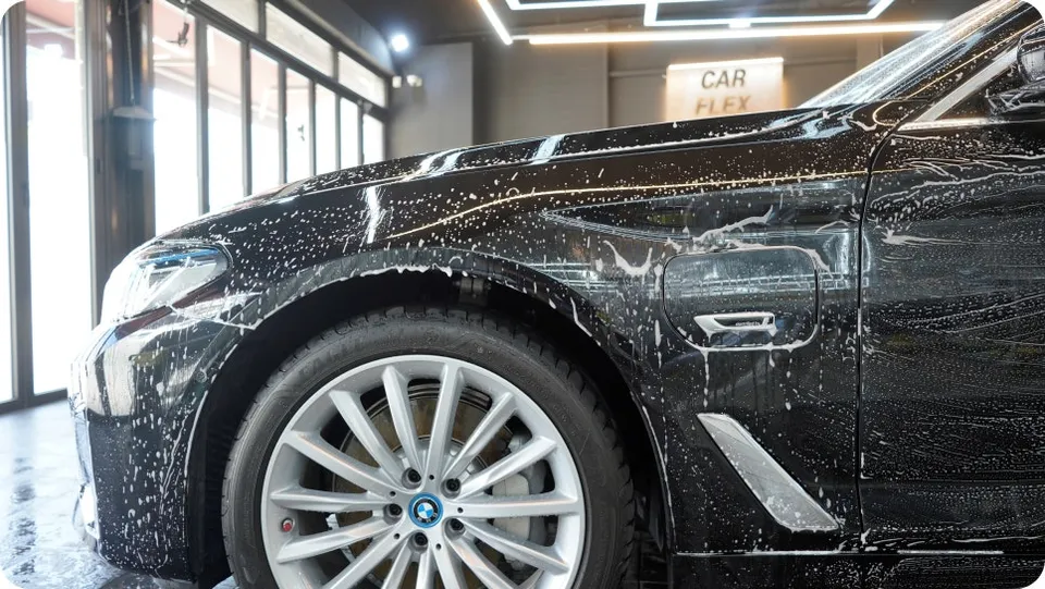 BMW 5 SeriesのPPF施工事例|費用目安・仕上がり 施工写真 1-2