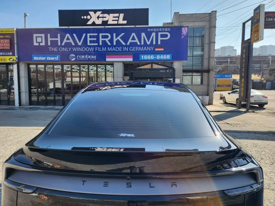 Tesla Model YのPPF施工事例 施工写真 1-3