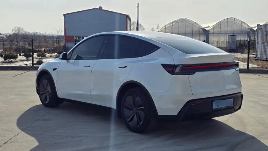 Tesla Model Yのカーフィルム施工事例｜費用目安・仕上がり 施工写真 2-1