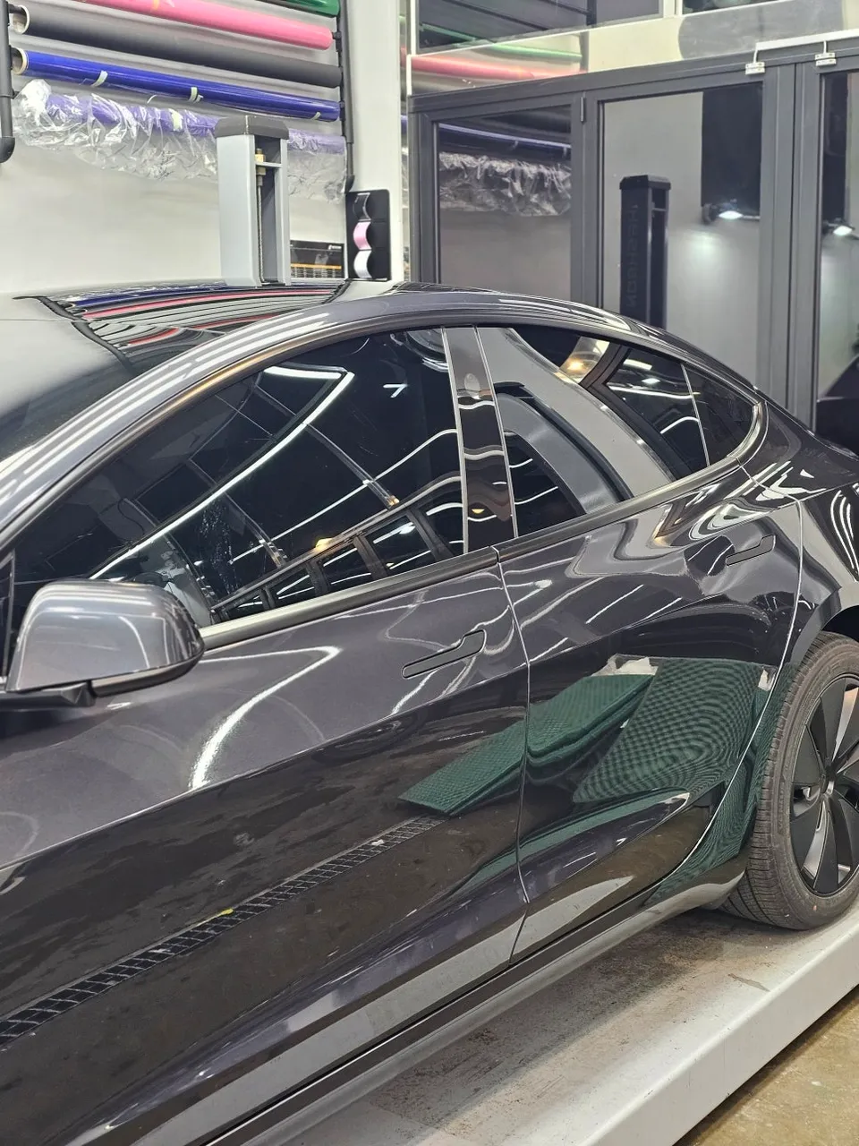 Tesla Model 3のカーフィルム施工事例｜費用目安・仕上がり 施工写真 4-1