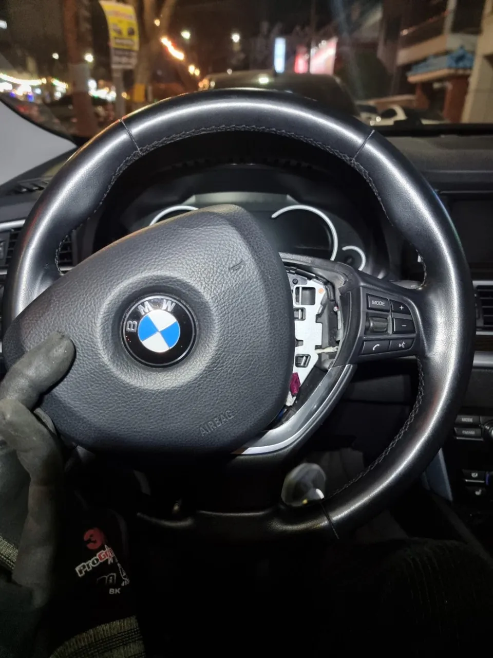 BMW 5 Series GT F07 steering wheel - BMW 5GT Steering Wheel Customization Review photo 4