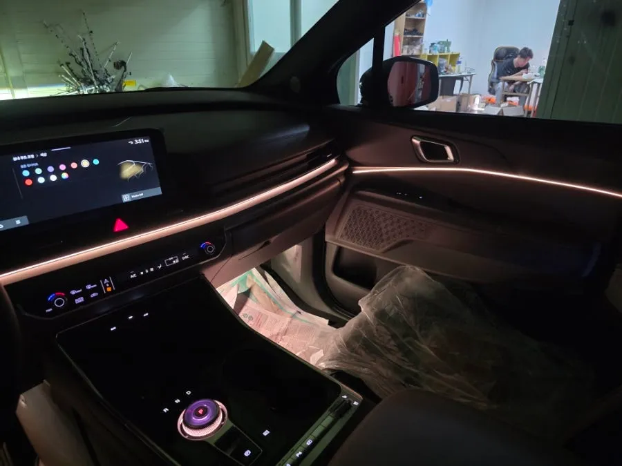 Kia Carnival KA4 ambient lighting - Kia Carnival KA4 Ambient Lighting Review — Enhanced Interior Mood photo 4