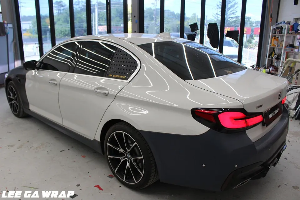 BMW 5 Series vinyl wrap - BMW 5 Series Vinyl Wrap Review: M5 Style Transformation photo 4