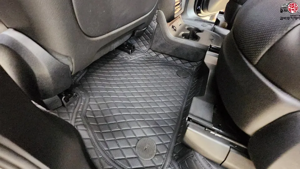 BMW X7 interior customization - BMW X7 Interior Customization Review: Comfort & Luxury photo 5