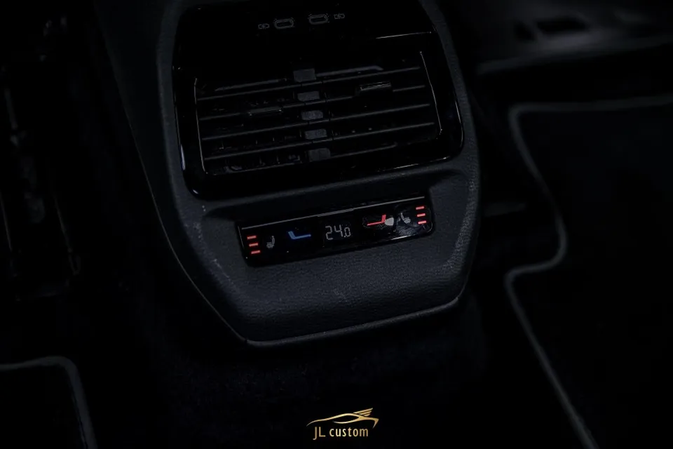 Volkswagen ID4 seat climate - Volkswagen ID4 Heated & Ventilated Seats Review — OEM Comfort photo 4