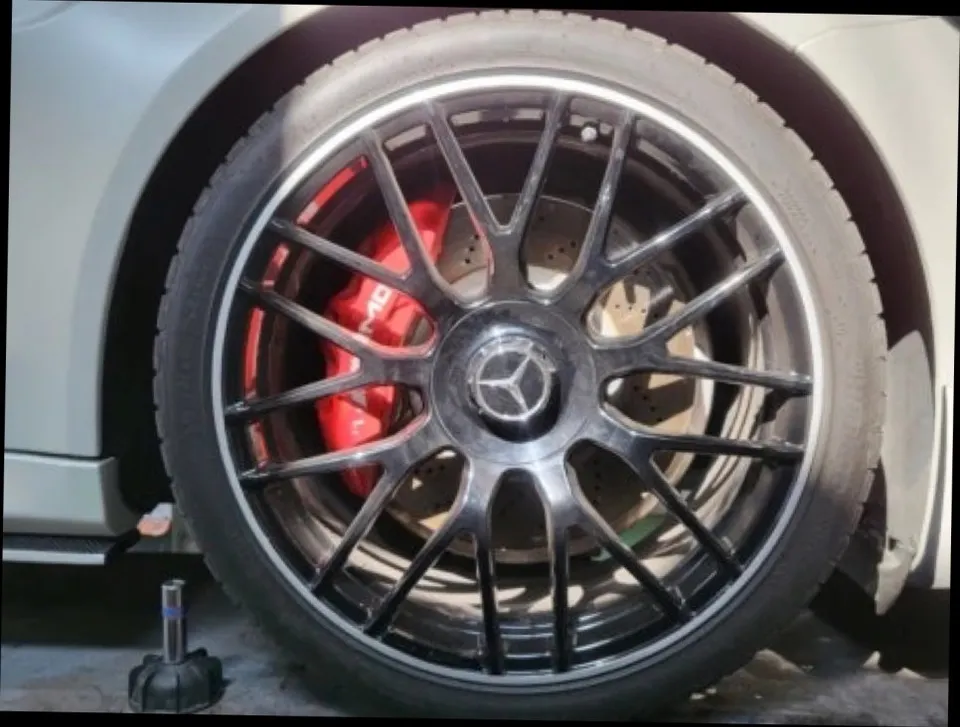 Mercedes-Benz C63 AMG W205 wheel repair - Mercedes-Benz C63 AMG W205 Wheel Refinishing Review — Hypersilver Restoration photo 5