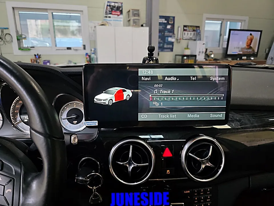 Mercedes-Benz GLK android head unit - Mercedes-Benz GLK Android Head Unit Review: Updated Interior photo 4