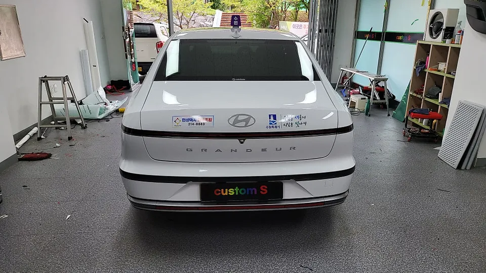 Hyundai Grandeur GN7 vinyl wrap - Hyundai Grandeur GN7 Vinyl Wrap Review — Color Change Cost photo 3