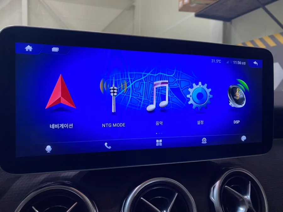 Mercedes-Benz GLAのAndroid Auto・CarPlay取付事例 施工写真 3