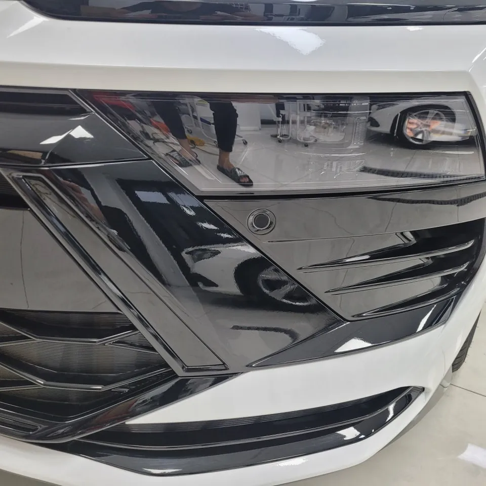 Hyundai Sonata DN8のカーラッピング事例:クローム除去で洗練された印象に 施工写真 4-2