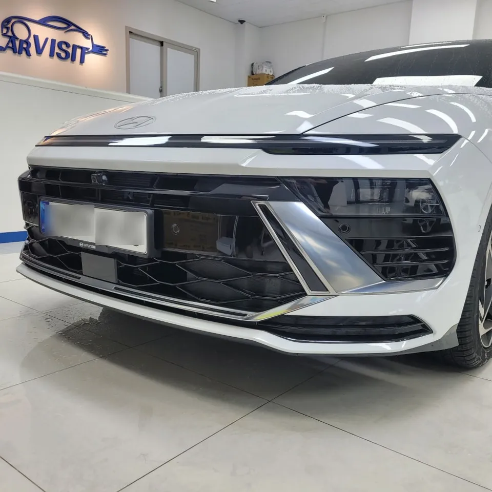 Hyundai Sonata DN8のカーラッピング事例:クローム除去で洗練された印象に 施工写真 1-3