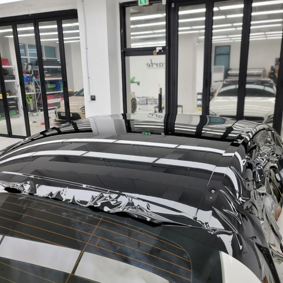 Mercedes-Benz Cクラスのカーラッピング事例|費用目安・仕上がり 施工写真 2-3