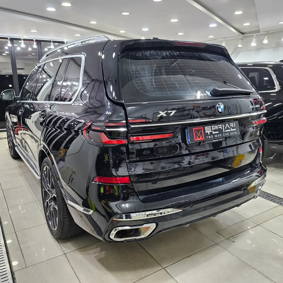 BMW X7のカーラッピング事例|クロームメッキをブラック化 施工写真 2-1