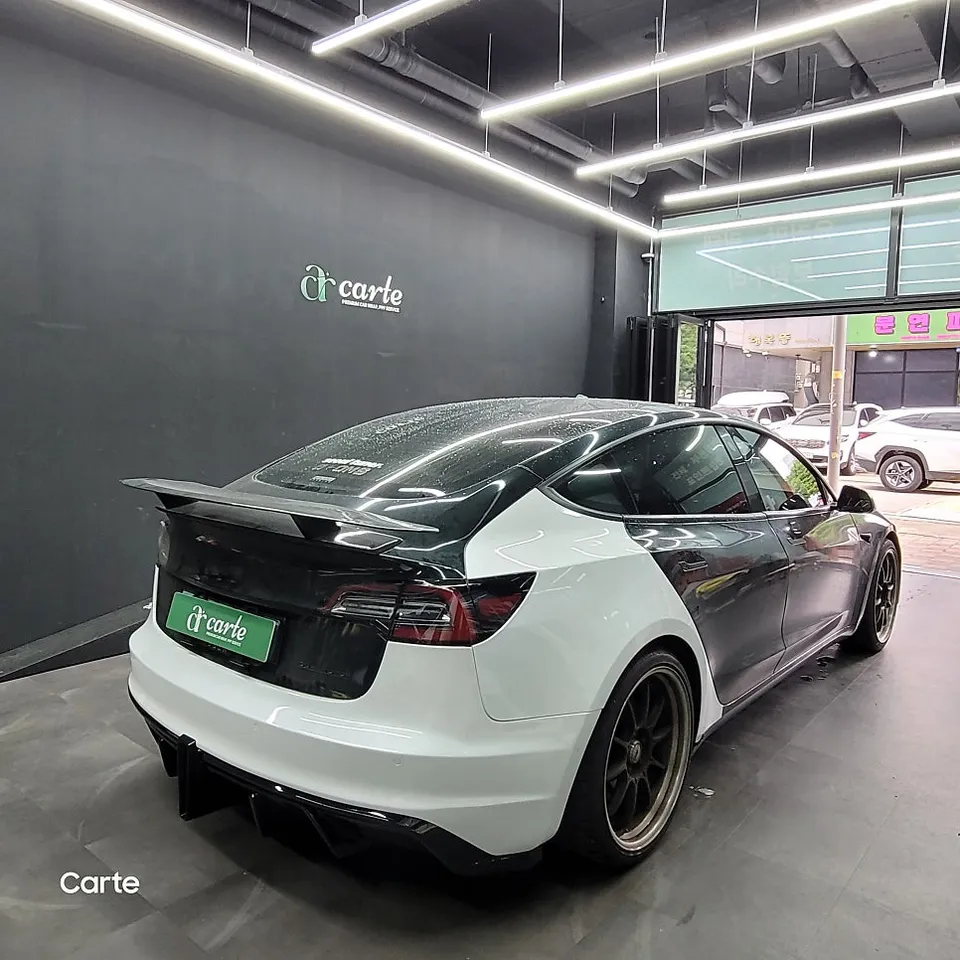 Tesla Model 3のカーラッピング事例｜費用目安・仕上がり 施工写真 1-1