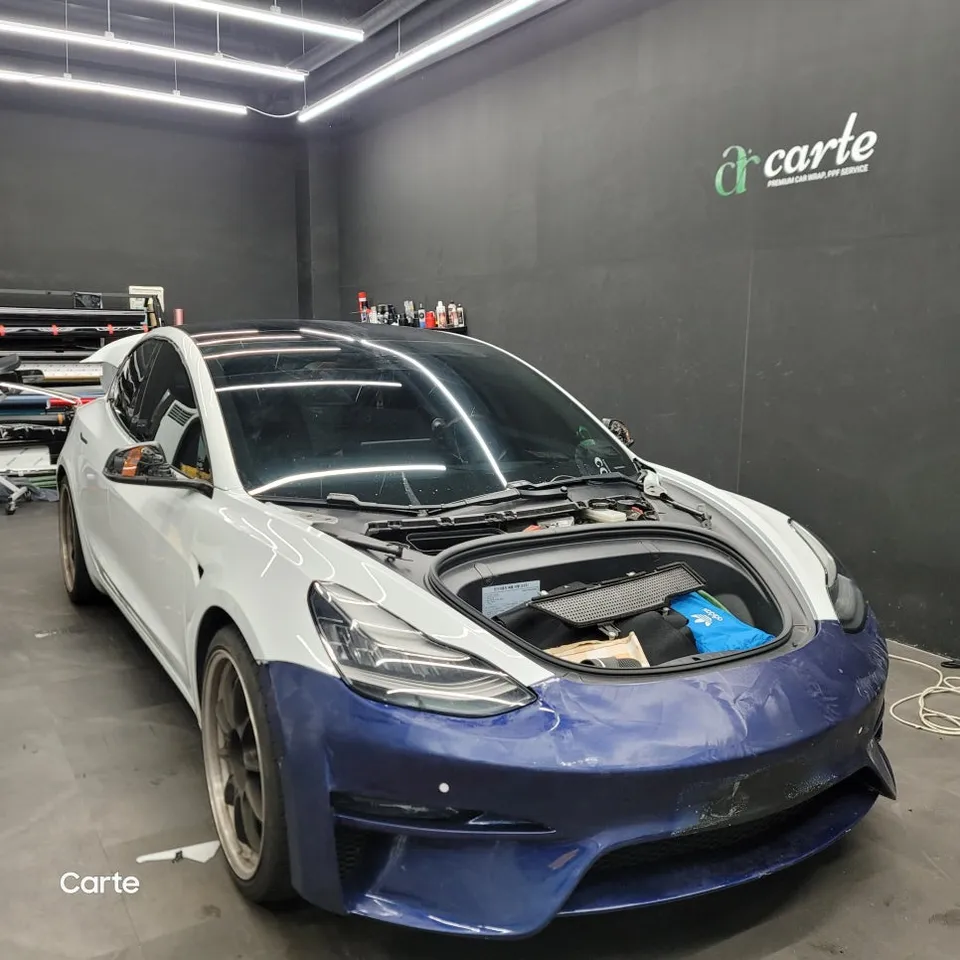 Tesla Model 3のカーラッピング事例｜費用目安・仕上がり 施工写真 2-1