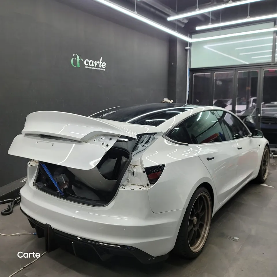 Tesla Model 3のカーラッピング事例｜費用目安・仕上がり 施工写真 3-1