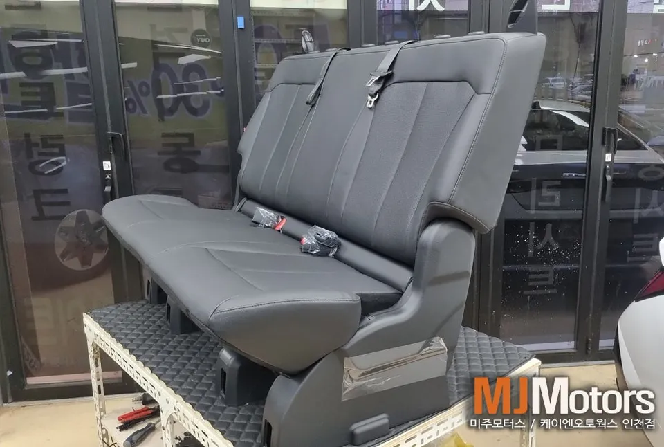 Hyundai Staria interior customization - Hyundai Staria Interior Customization Review - Enhanced Comfort photo 4