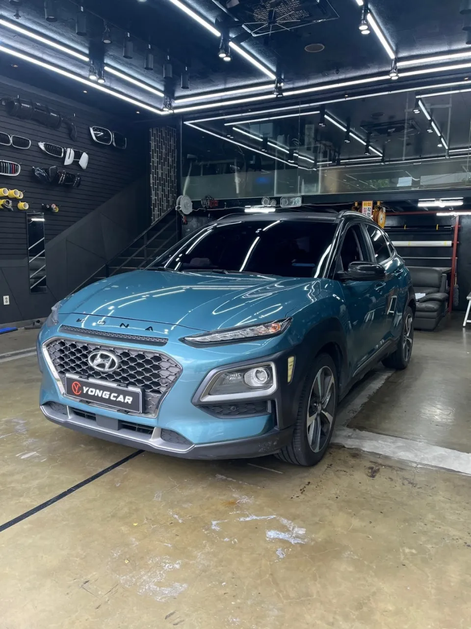 Hyundai Konaのカーラッピング事例｜費用目安・仕上がり 施工写真 2-1