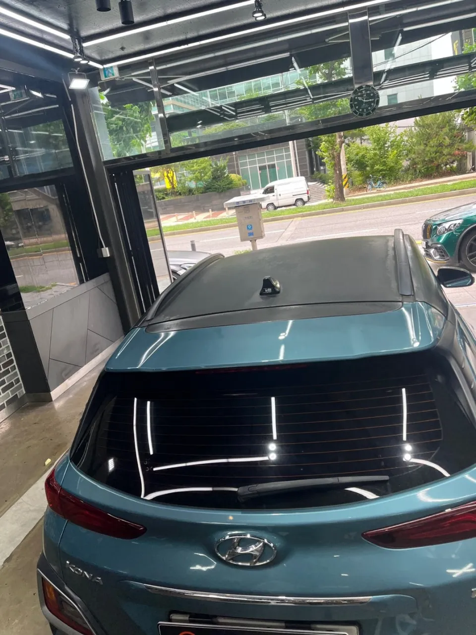 Hyundai Konaのカーラッピング事例｜費用目安・仕上がり 施工写真 2-2