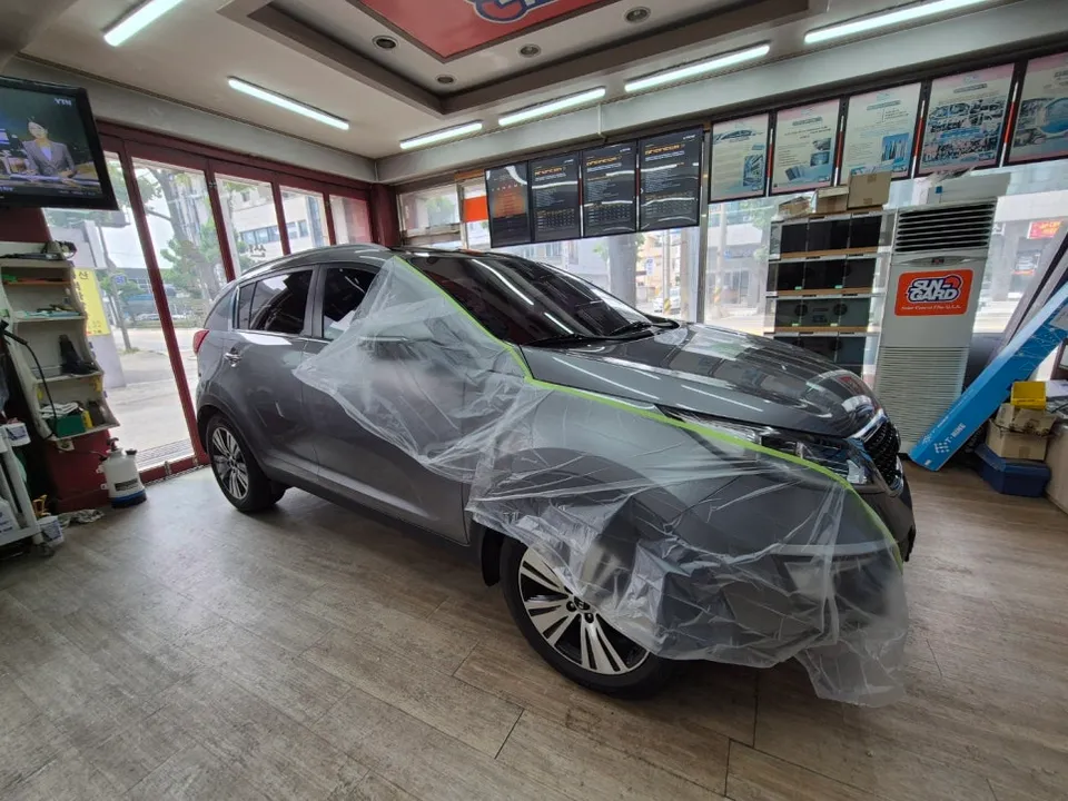 Kia Sportageのカーフィルム施工事例｜断熱・スモーク効果 施工写真 2-2
