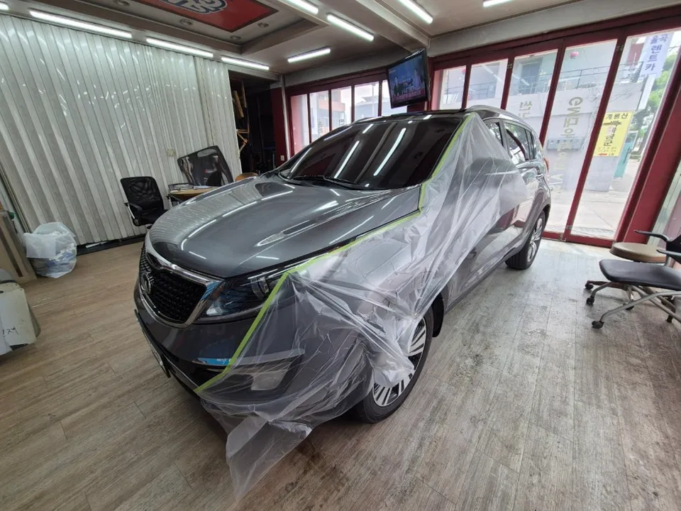 Kia Sportageのカーフィルム施工事例｜断熱・スモーク効果 施工写真 3-2