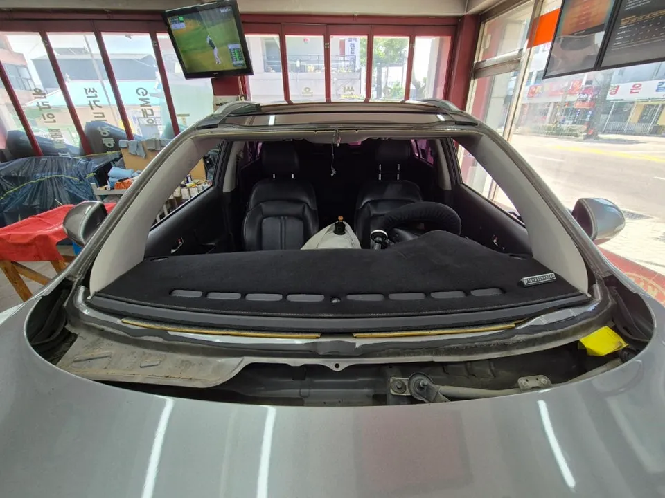 Kia Sportageのカーフィルム施工事例｜断熱・スモーク効果 施工写真 2-3
