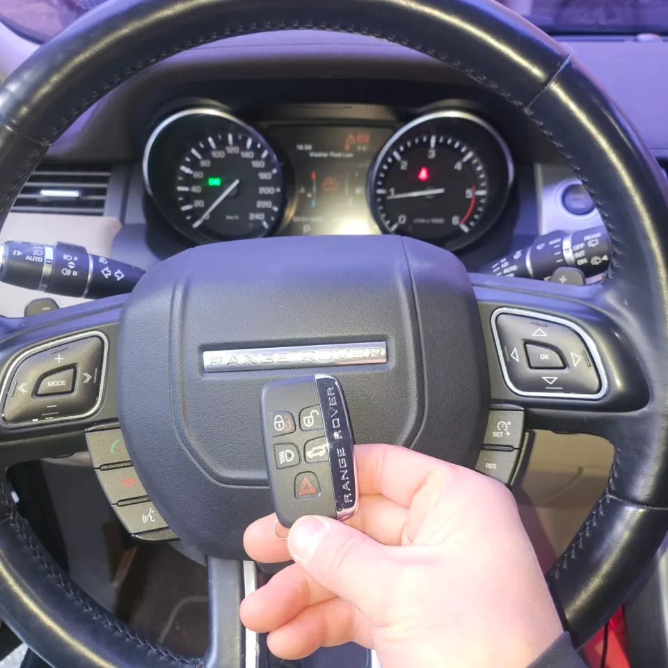 Land Rover Evoque oem options - Land Rover Evoque OEM Options Review — Factory Upgrade Cost photo 4