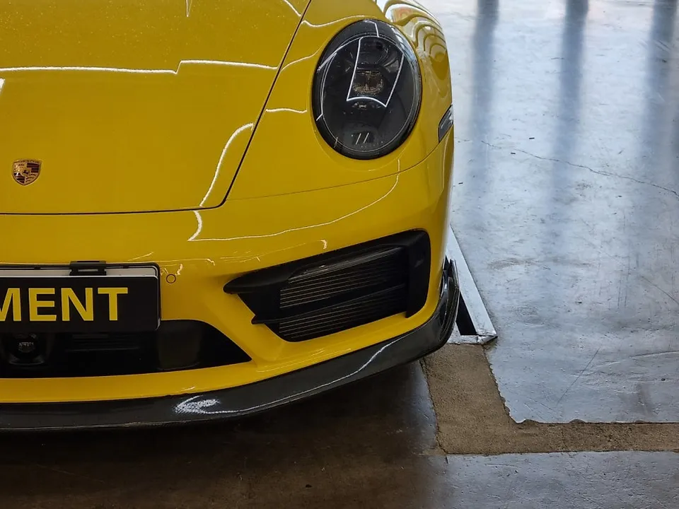 Porsche 911 992 body kit - Porsche 911 992 Body Kit Installation Review photo 3