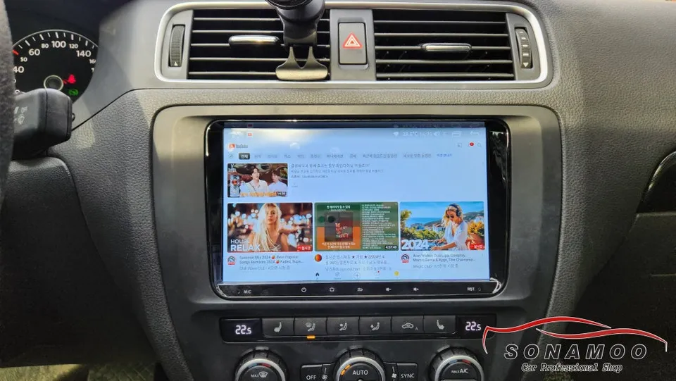 Volkswagen JettaのAndroid Auto・CarPlay取付事例 施工写真 3-2