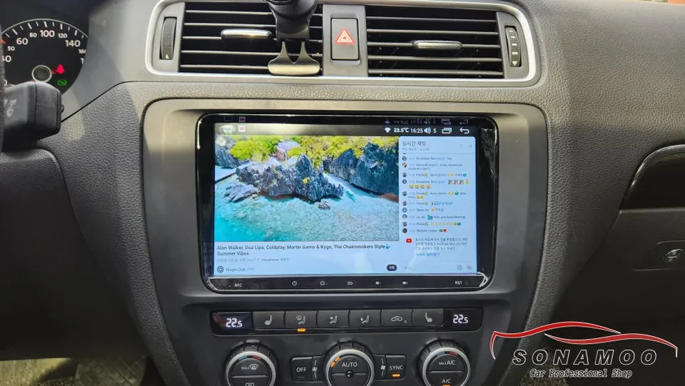 Volkswagen JettaのAndroid Auto・CarPlay取付事例 施工写真 4-2