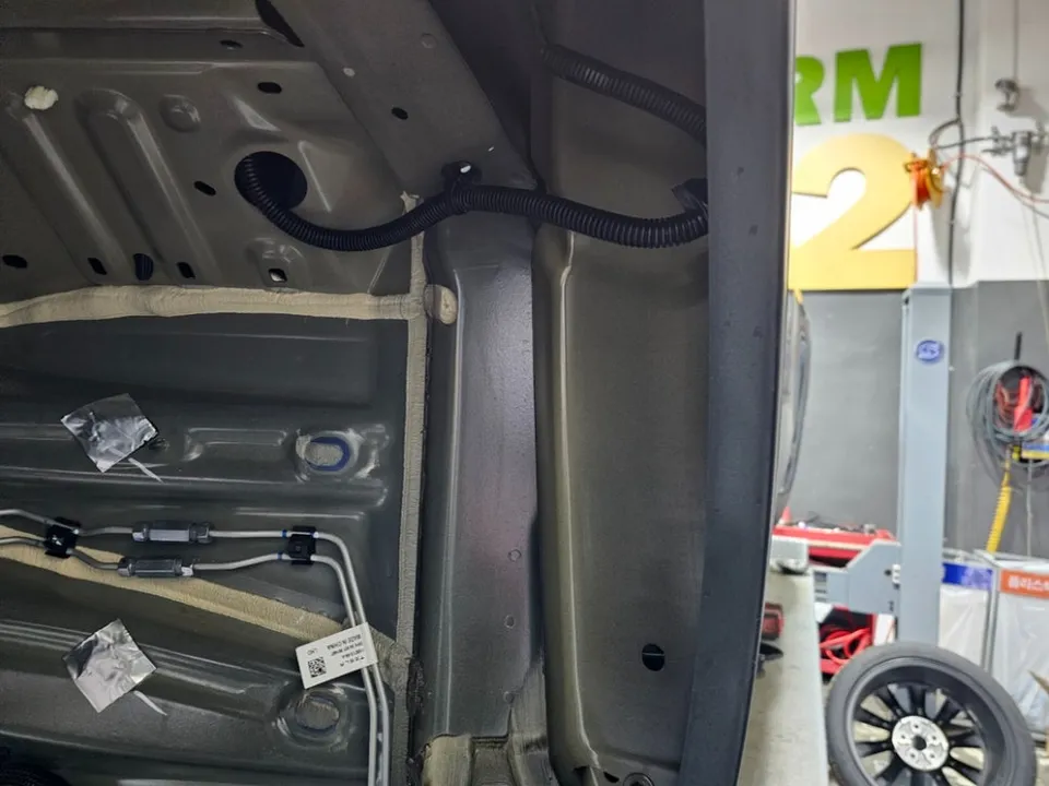 Tesla Model Y soundproofing - Tesla Model Y Soundproofing Review: Cost & Road Noise Reduction photo 4