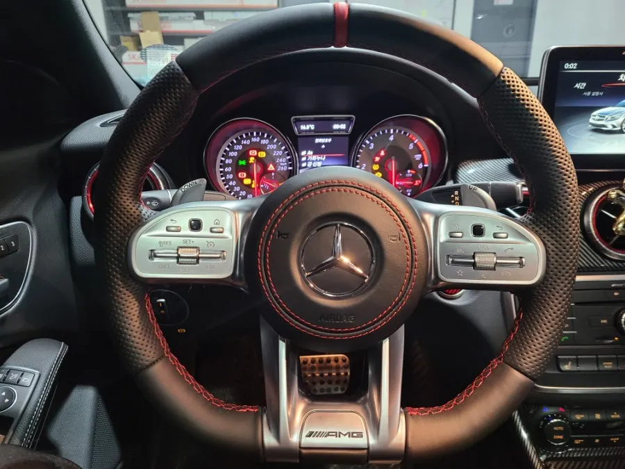 Mercedes-Benz CLA steering wheel - Mercedes-Benz CLA Steering Wheel Customization Review photo 4
