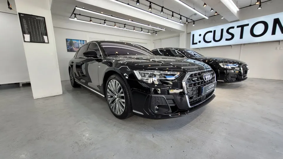 Mercedes-Benz S-Classのドライブレコーダー取付事例 施工写真 1-3
