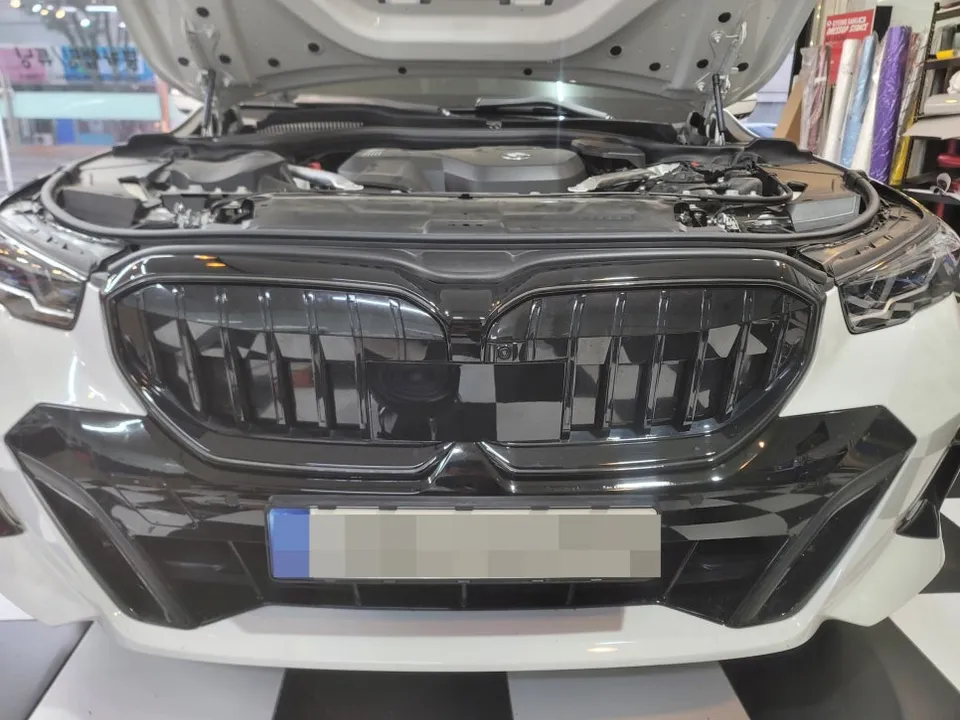 BMW 5 Series G60 vinyl wrap - BMW G60 5 Series Vinyl Wrap Review: Chrome Delete photo 5