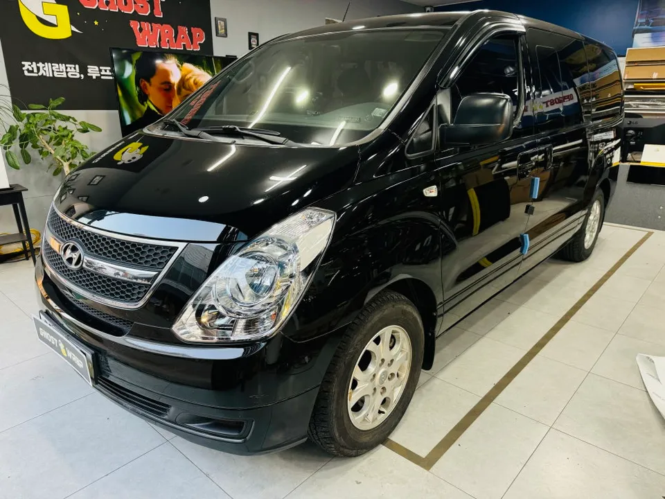 Hyundai Starexのカーラッピング事例｜費用目安・仕上がり 施工写真 2-1