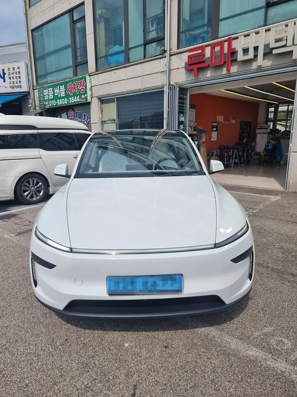 Tesla Model Yのカーフィルム施工事例｜費用目安・仕上がり 施工写真 1-1