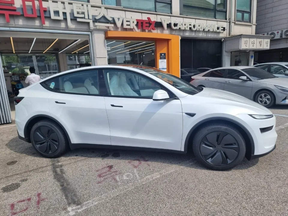 Tesla Model Yのカーフィルム施工事例｜費用目安・仕上がり 施工写真 3-1