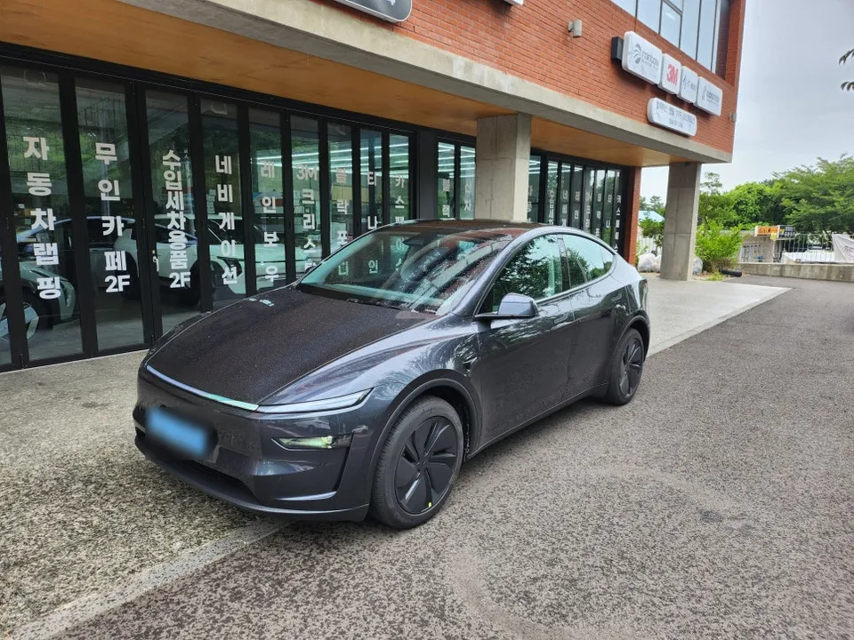 Tesla Model Y PPF施工事例|費用目安と仕上がり 施工写真 1-1