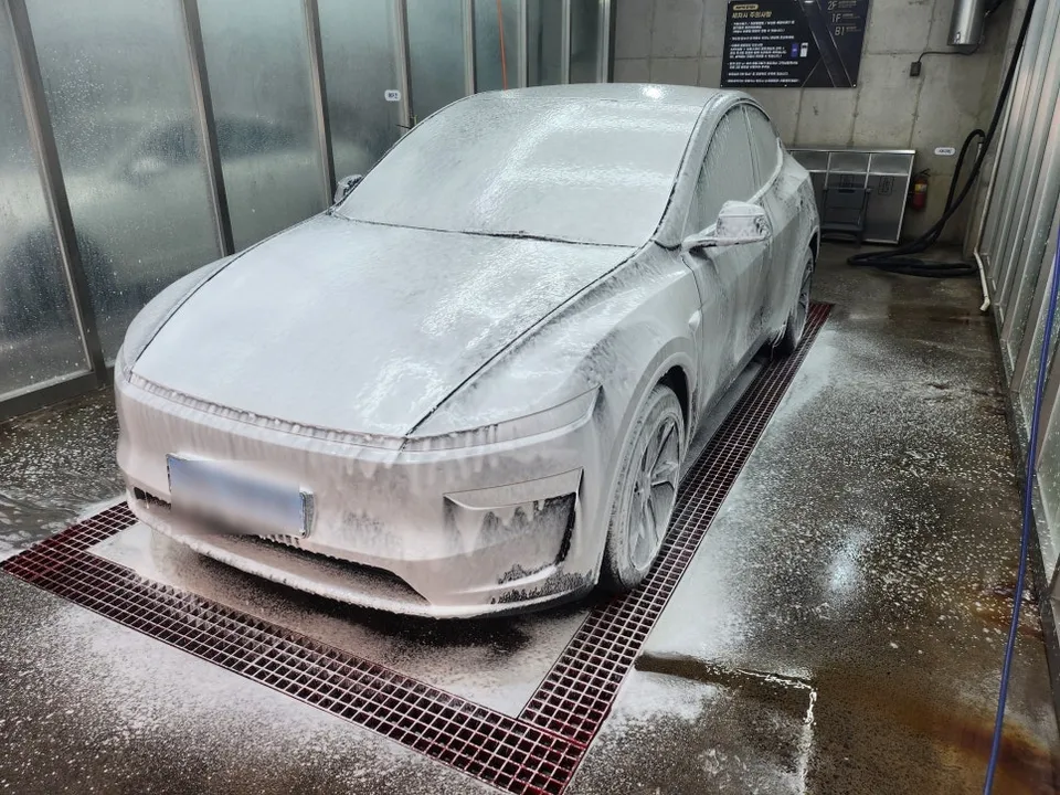 Tesla Model Y PPF施工事例|費用目安と仕上がり 施工写真 1-3
