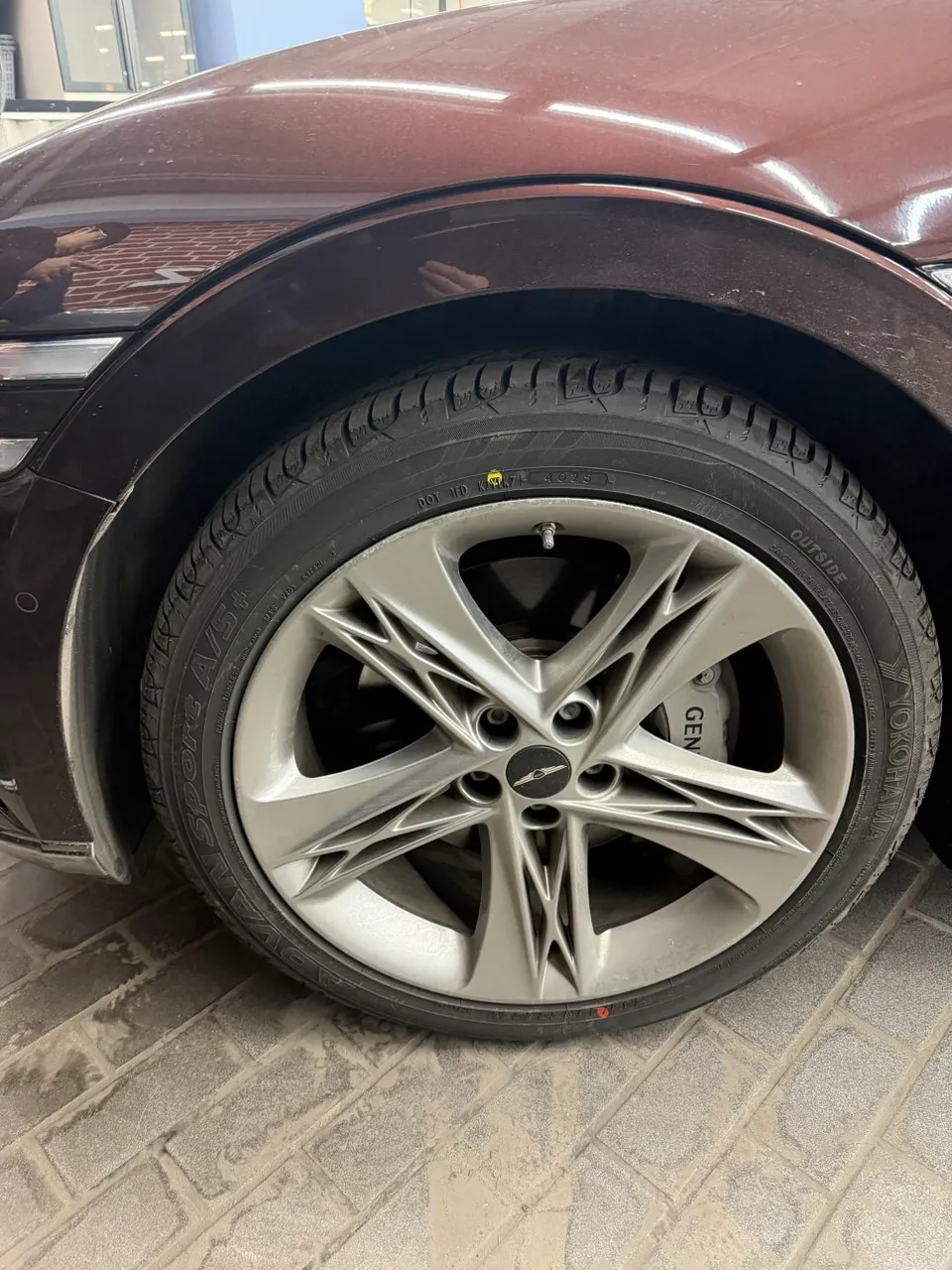 Genesis G90 other - Genesis G90 Car Service Review — Detailed Steam Cleaning photo 3