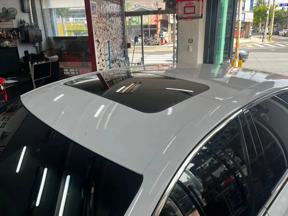 Genesis G90のカーラッピング事例｜3Mホワイトゴールドの高級感 施工写真 1-3