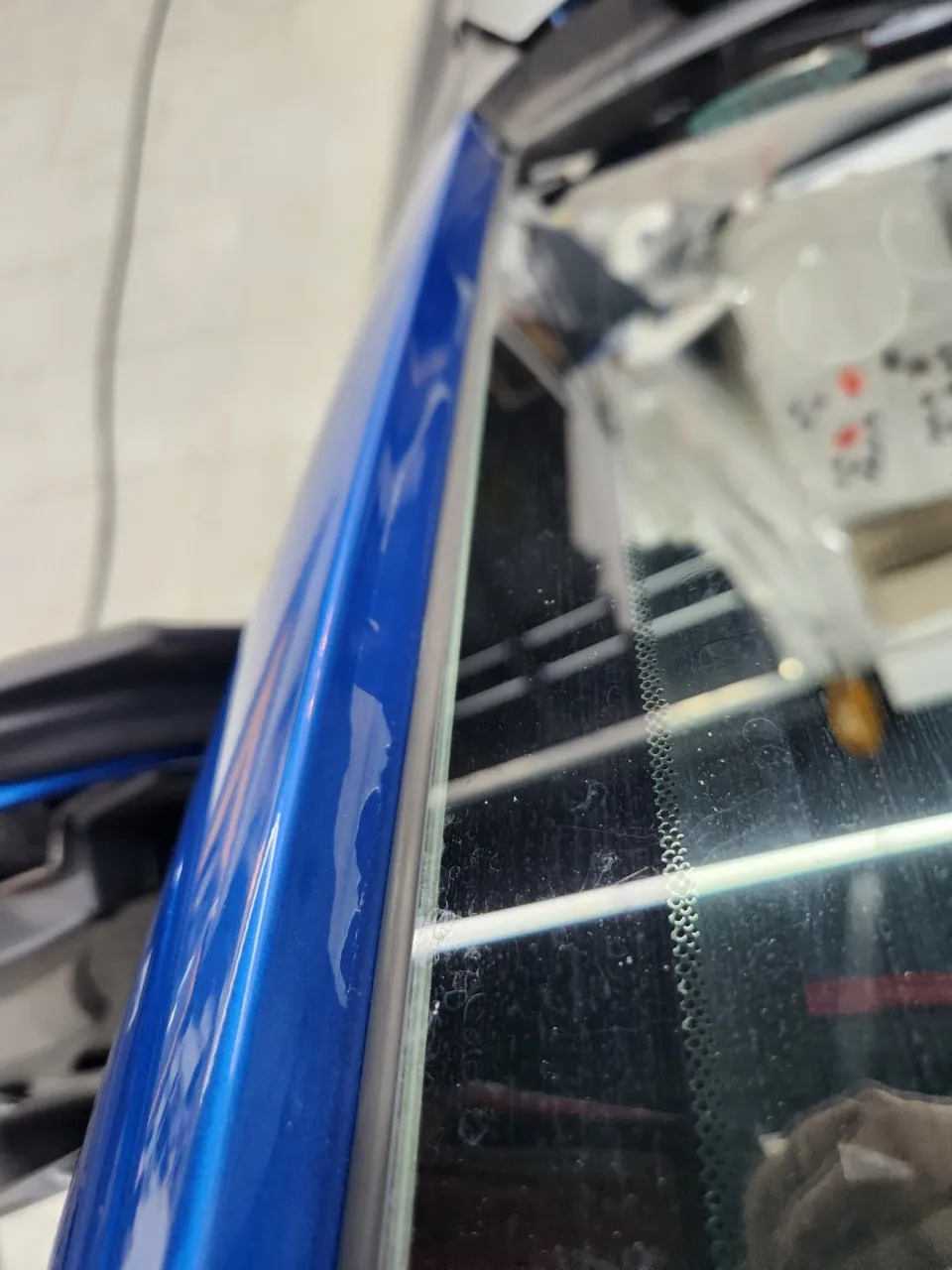 Hyundai Elantraのカーラッピング事例|費用目安・仕上がり 施工写真 3-1