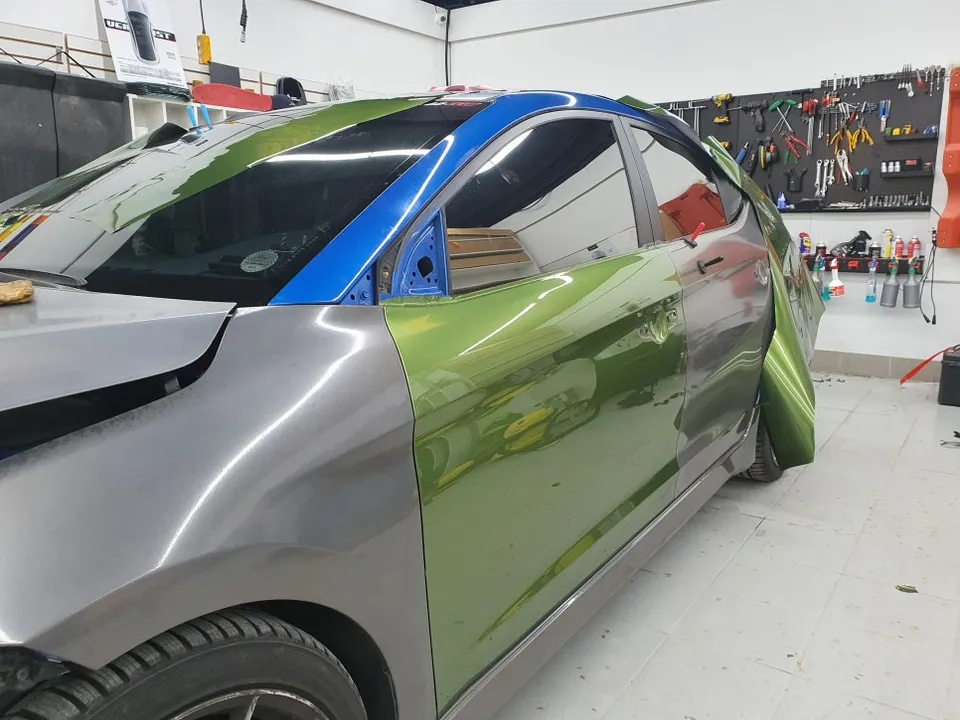 Hyundai Elantraのカーラッピング事例|費用目安・仕上がり 施工写真 2-2