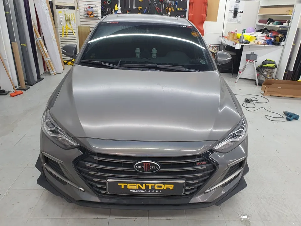 Hyundai Elantraのカーラッピング事例|費用目安・仕上がり 施工写真 3-3