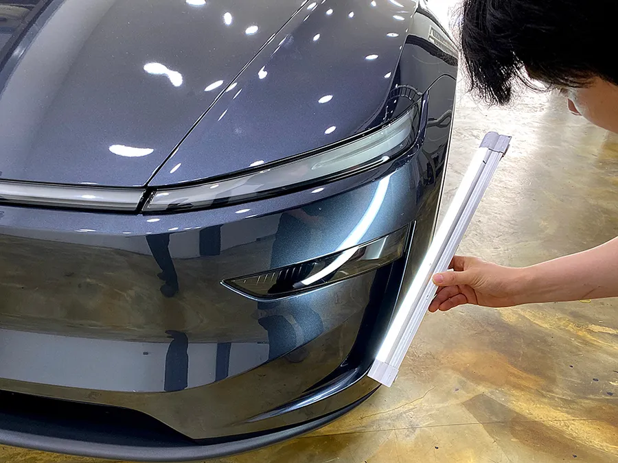 Tesla Model Yのカーフィルム施工事例|費用目安・仕上がり 施工写真 1-2