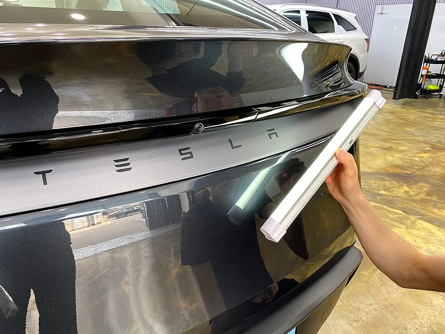 Tesla Model Yのカーフィルム施工事例|費用目安・仕上がり 施工写真 1-3