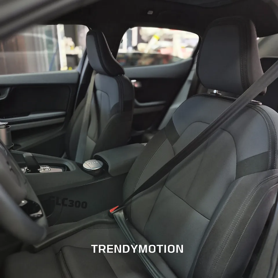 Polestar 2 Interior Customization Review — Color Seatbelts photo 2