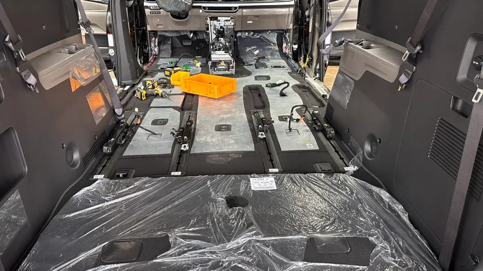 Kia Carnival KA4 カーフィルム施工事例|費用目安・仕上がり 施工写真 2-2