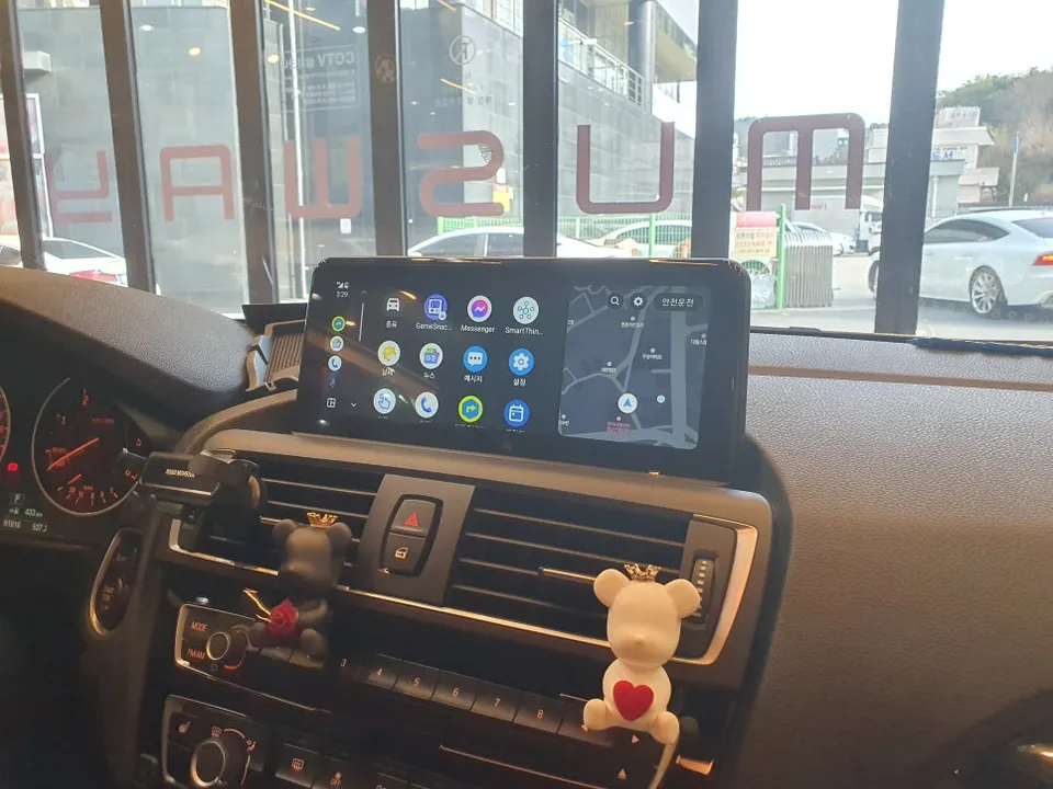 BMW X5のAndroid Auto・CarPlay取付事例 施工写真 3-1