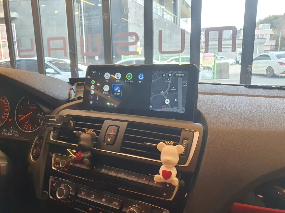 BMW X5のAndroid Auto・CarPlay取付事例 施工写真 4-1